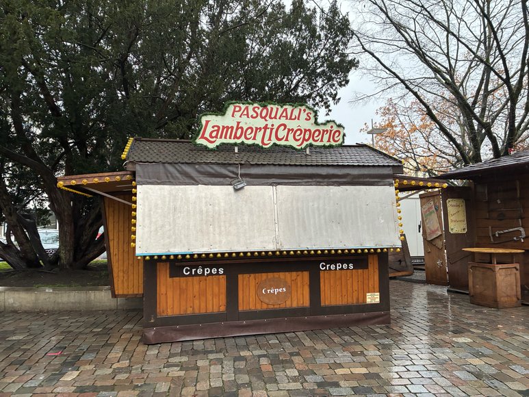 Stadt Oldenburg Die Lamberti-Creperie beim Aufbau auf dem Lamberti-Markt am 19. November 2025. Foto: Stadt Oldenburg