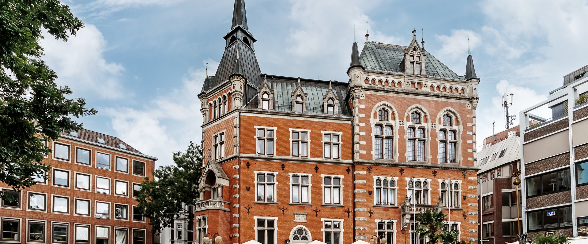 Altes Rathaus hell. Foto: Mittwollen und Gradetchliev