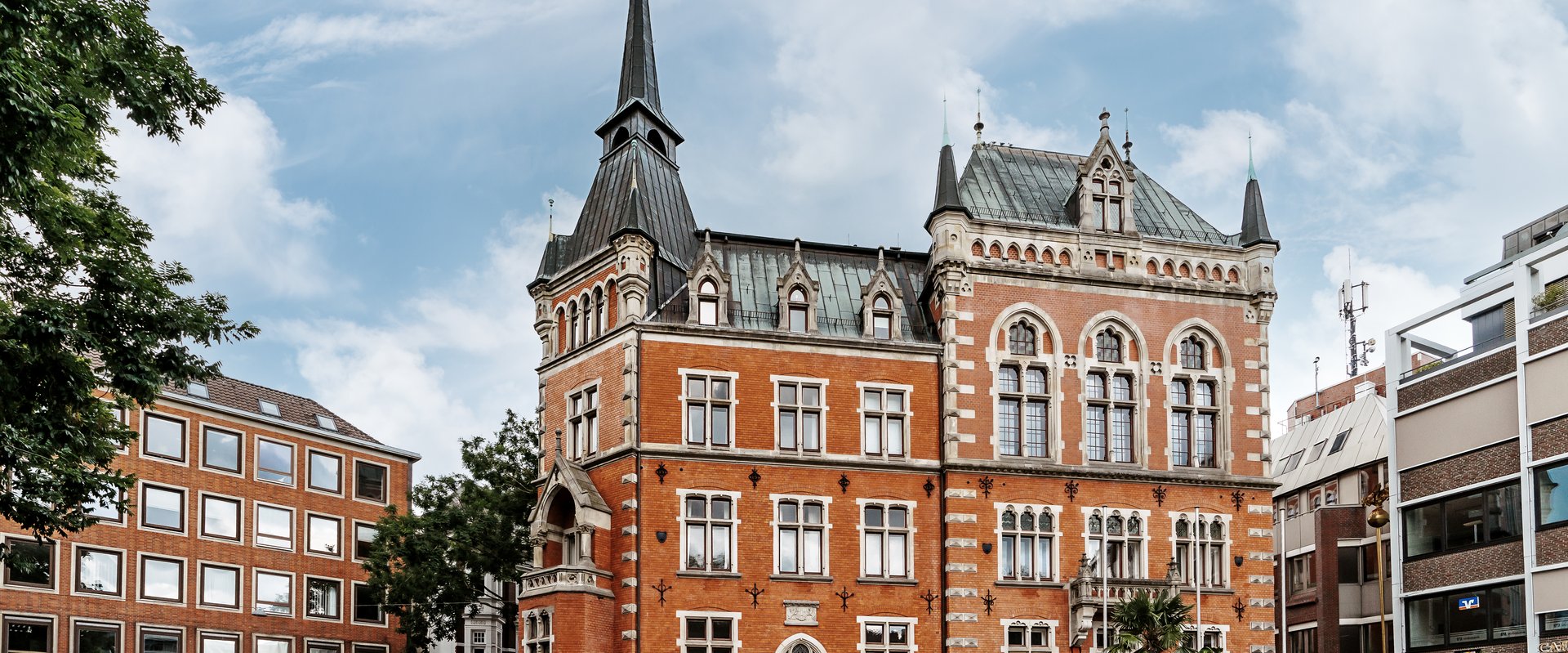 Altes Rathaus hell. Foto: Mittwollen und Gradetchliev