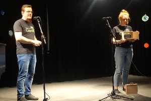 Pia Löber-Wille und André Voigt präsentieren ihr GemKi-Klicktheater. Foto: Stadt Oldenburg