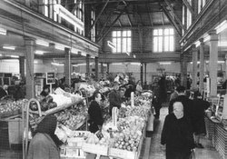 Die Markthalle im Jahr 1964. Foto: NWZ - alt-oldenburg.de