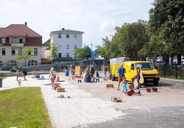Sorgte bereits bei der Eröffnung der Freizeitfläche an der 91er-Straße für Spielspaß, Bewegung und Abwechslung bei Groß und Klein: das Spielmobil „Spielefant“. Foto: Sascha Stüber