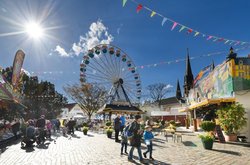 Das „OsterLand 2023“ auf dem Schlossplatz in Oldenburg. Foto: Hans-Jürgen Zietz
