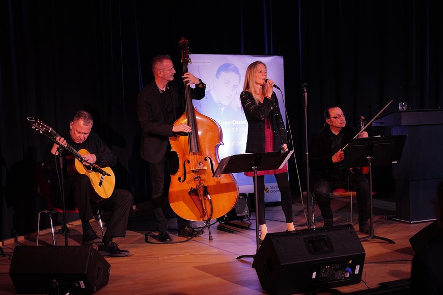 Die Band Luz del Norte auf der Bühne. Foto: Jörg Hemmen