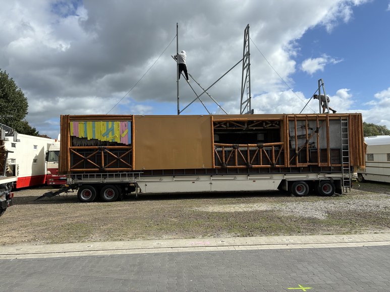 Das Laufgeschäft „Big Bamboo“ beim Aufbau am 21. September 2026. Foto: Stadt Oldenburg