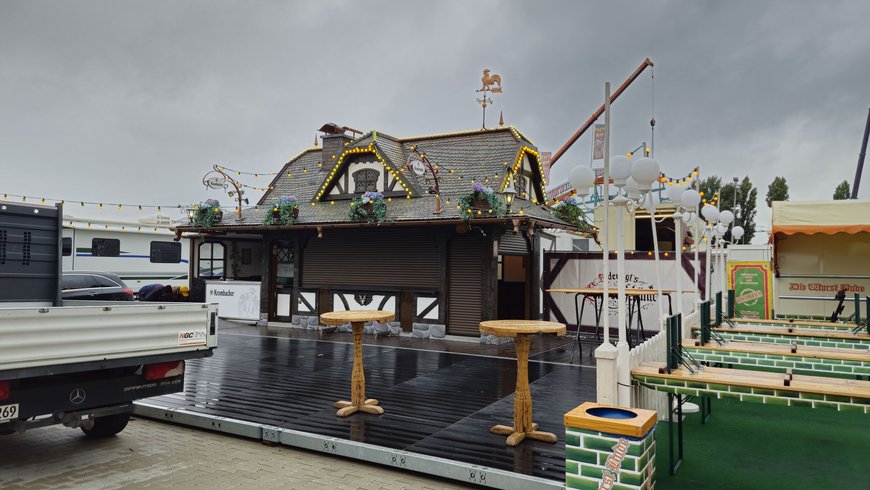 Der Aufbau der Lambertischänke auf dem Kramermarkt am 18. September 2025. Foto: Stadt Oldenburg