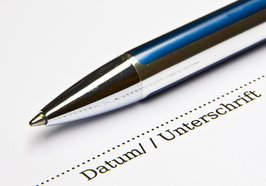 Stift und Unterschriftenfeld. Foto: Thorben Wengert/Pixelio