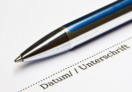 Stift und Unterschriftenfeld. Foto: Thorben Wengert/Pixelio