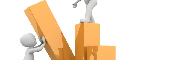 Zwei Figuren an einer Statistikkurve, Bild: Anke Lachmann/Pixabay