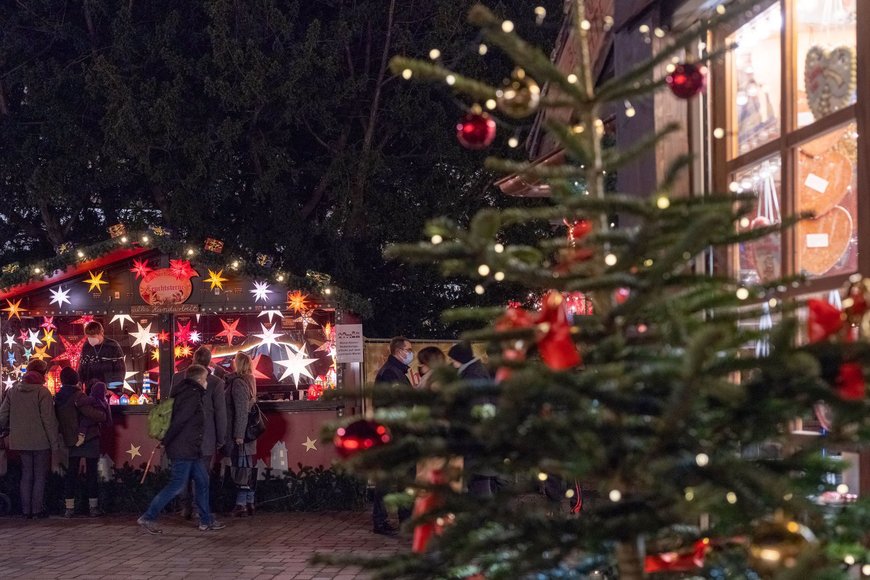 Blick in Richtung Leuchtsterne auf dem Lamberti-Markt 2021. Foto: Sascha Stüber