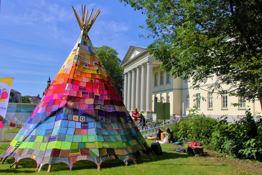 Das „Tipi“ vor dem Kulturzentrum PFL. Foto: Werner Ufferhardt. 