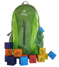 Rucksack mit Bauklötzen mit CO2-Beschriftung. Foto: Stadt Oldenburg
