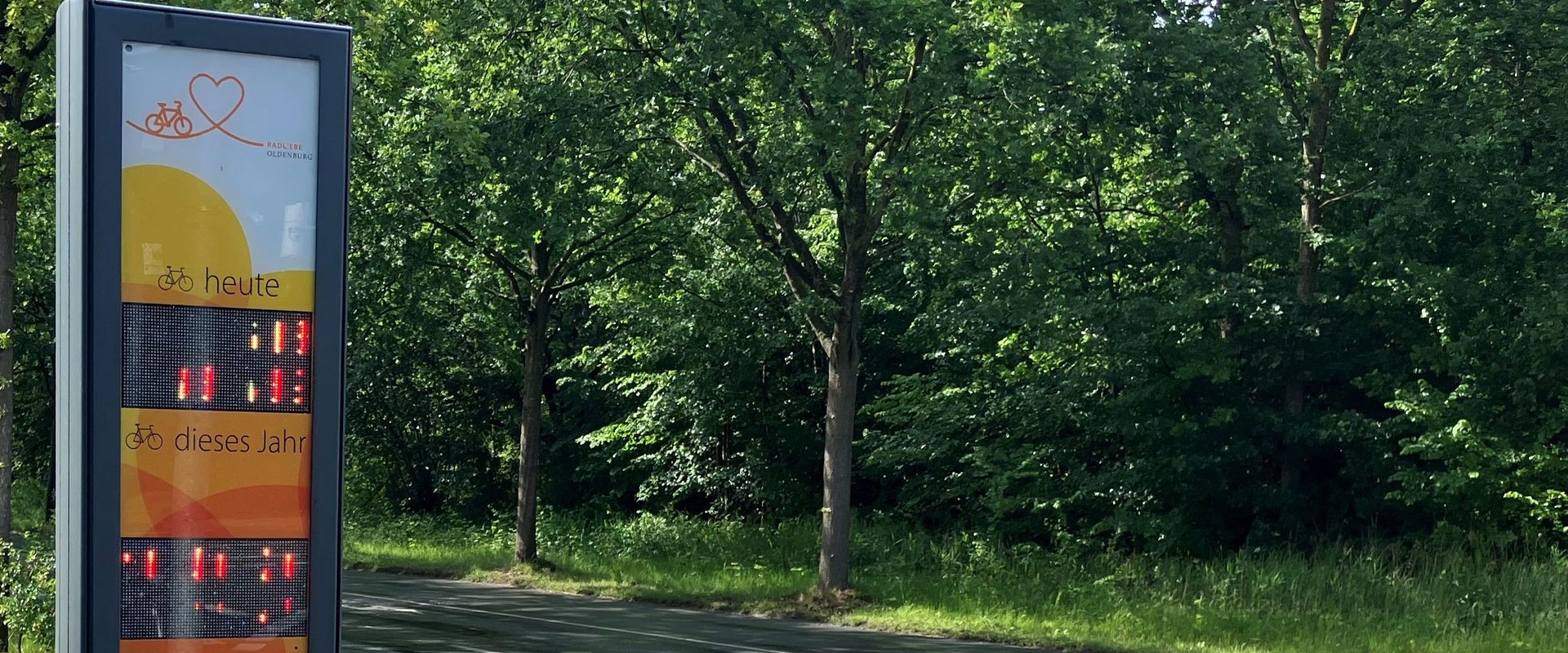 Zählsäule am Pophankenweg zählt Radfahrende. , Stadt Oldenburg