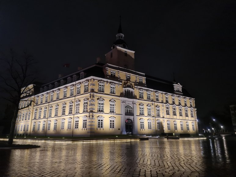 Oldenburger Schloss bei Nacht. Foto: Hans-Jürgen Zietz