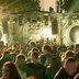 Vorschau: Blick auf Menschen vor einer Bühne beim Stadtfest 2024. Foto: Sascha Stüber  