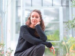 Portraitfoto der Schriftstellerin Iris Wolff. Foto: Annette Hauschild
