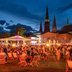 Vorschau: Blick auf Menschen und Pagodenzelte bei Kochen am Schloss 2025. Foto: Sascha Stüber