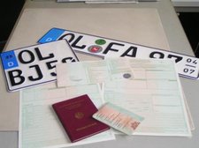 Reisepass, Personalausweis, Führerschein und Autokennzeichen. Foto: Stadt Oldenburg