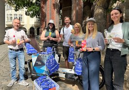 Tim Streit (Gesundheitsamt), Sylke Oosting (Café CaRo), Derk Stürenburg (Diakonie), Katrin Nichau (Straßensozialarbeit), Sandra Lüken (Gesundheitsamt) und Melina Karsupke (Stadtentwicklung und Klimaanpassung). Foto: Stadt Oldenburg