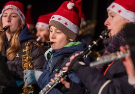 Kinder am Instrument. Foto: Sascha Stüber