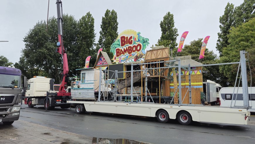 Der Aufbau vom Laufgeschäft „Big Bamboo“ auf dem Kramermarkt am 18. September 2025. Foto: Stadt Oldenburg