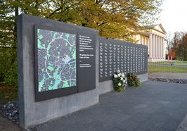 Die Gedenkwand vor dem Kulturzentrum PFL in Oldenburg. Foto: Stadt Oldenburg