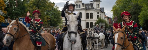 Kramermarktsumzug 2022 - Graf und Knappen. Foto: Sascha Stüber
