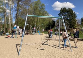 Neue Spielgeräte, wie beim 2022 erweiterten Spielplatz am Rosenbohmsweg, bieten Kindern in Oldenburg bald noch mehr Spielspaß. Foto: Stadt Oldenburg