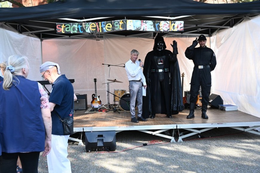 Galaktischer Besuch von Herrn Vader. Foto: Jörg Hemmen  
