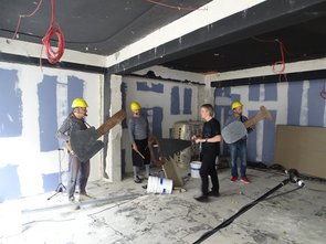 Besprechung mit dem Filmer Tim Detmers und den Blindfischen. Foto: Stadt Oldenburg Besprechung mit dem Filmer Tim Detmers und den Blindfischen. Foto: Stadt Oldenburg