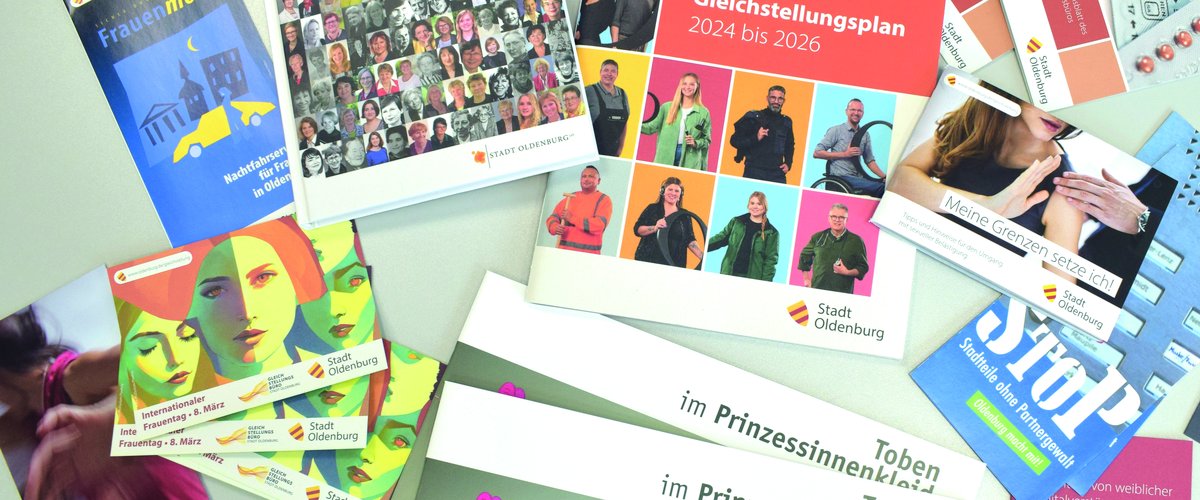 Hefte, Flyer und Broschüren aus dem Gleichstellungsbüro. Foto: Stadt Oldenburg