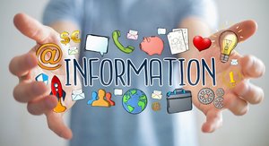 Zwei Hände halten das Wort Information und viele Symbole. Information Foto: sdecoret/AdobeStock