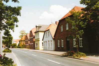 Gebäudezeile nach der Sanierung von Alt-Osternburg. Foto: Stadt Oldenburg Gebäudezeile nach der Sanierung von Alt-Osternburg. Foto: Stadt Oldenburg