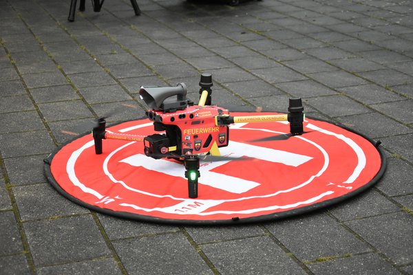 Auch optisch wurde die Drohne der Feuerwehr Oldenburg individuell angepasst. Foto: blaulichtfotografie.de 