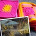 Vorschau: Farbenfrohe Quadrate mit Postkarte. Foto: Stadt Oldenburg
