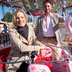 Vorschau: Dr. Julia Figura und Robért Hempen im Schwanenflug beim Presserundgang zum Kramermarkt 2025. Foto: Sascha Stüber