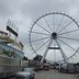 Vorschau: Der Aufbau vom Kramermarkt mit Riesenrad im Hintergrund am 18. September 2025. Foto: Stadt Oldenburg