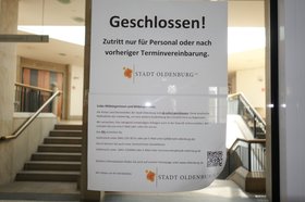 Türschild im Kulturzentrum PFL: „Geschlossen!" Foto: Stadt Oldenburg