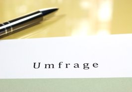 Umfragebogen mit Stift. Foto: I-Vista/Pixelio