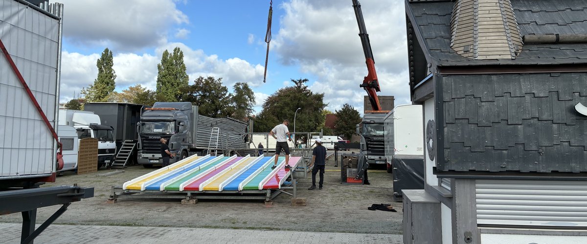 Die „Super Rutsche“ beim Aufbau am 22. September 2026. Foto: Stadt Oldenburg