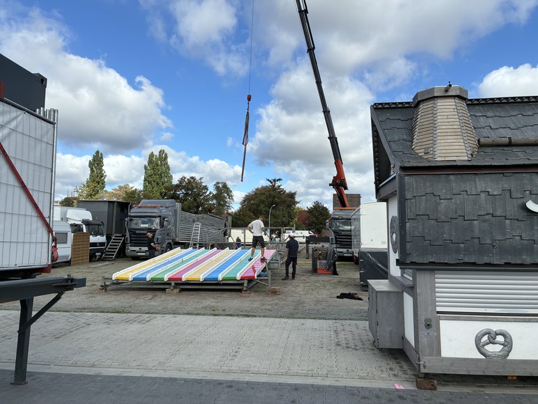Die „Super Rutsche“ beim Aufbau am 22. September 2026. Foto: Stadt Oldenburg