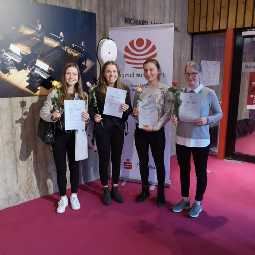 Für den Bundeswettbewerb von „Jugend musiziert“ qualifiziert: Das Ensemble Alte Musik mit (von links) Eilika Hempel, Caroline Renz, Charlotte Kohne und Marieke Pieper. Auf dem Bild fehlt Lea Schröder. Foto: Stadt Oldenburg