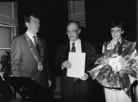 Damaliger Oberbürgermeister Jürgen Poeschel, Preisträger Dr. Sergej A. Kowaljow und Ehefrau Lydmila Yurevna Boytsova. Foto: Ilse Rosemeyer.