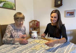 Der Senioren- und Pflegestützpunkt verbindet Duos aus Ehrenamtlichen und Seniorinnen und Senioren, die dann gemeinsame Aktivitäten planen. Foto: Stadt Oldenburg