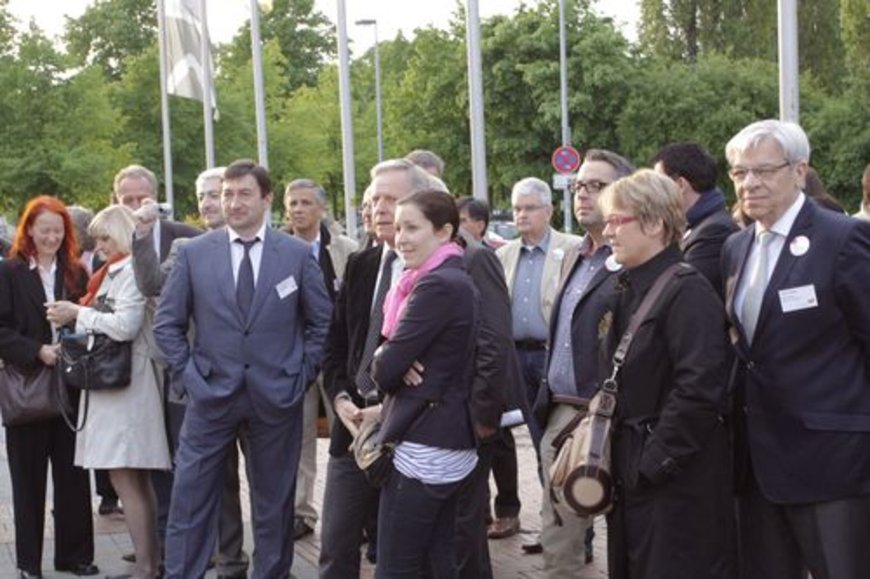 Warten auf den Einlass. Foto: Hergen Griesbach/CeWe Color