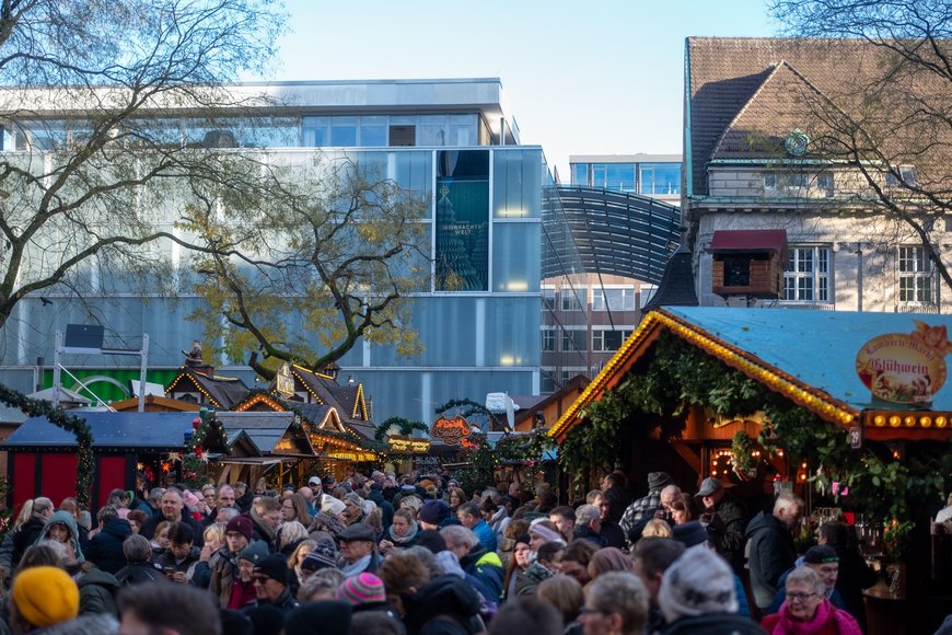 Blick über den Rathausmarkt beim Lamberti-Markt 2024. Foto: Sascha Stüber