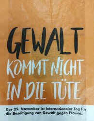 Brötchentüte mit der Aufschrift „Gewalt kommt nicht in die Tüte“. Foto: Stadt Oldenburg