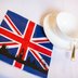 Vorschau: Britische Serviette und Teetasse. Foto: LUKAS LEHMANN PHOTOGRAPHY