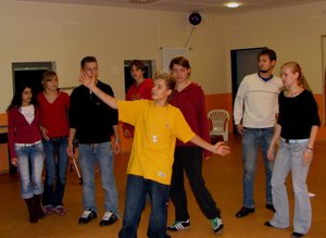 Mitglieder der Jugendtheatergruppe „Rollentausch“ während der Proben. Foto: Stadt Oldenburg
