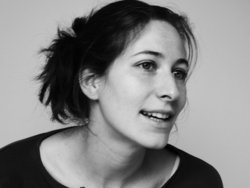 Portraitfoto der Schriftstellerin Elisabeth Steinkellner. Foto: privat